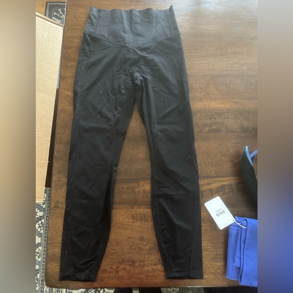 NWT Halara UltraSculpt High Waisted Tummy Control Pocket Shaping leggings Small - Picture 6 of 8